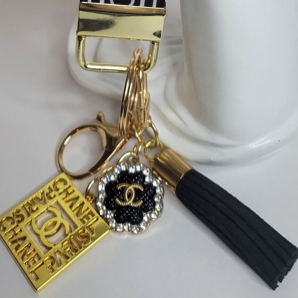 Chanel Ribbon Key/bag/Wrist Keychain Zipper Pulls - Picture 4 of 4